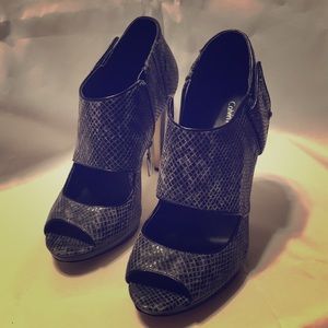 Calvin Klein Snakeskin Stiletto Heels size 10-1/2